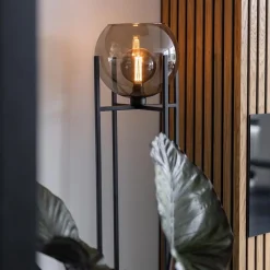 Frame vloerlamp mat zwart met smoke glazen bol><noscript><img width=