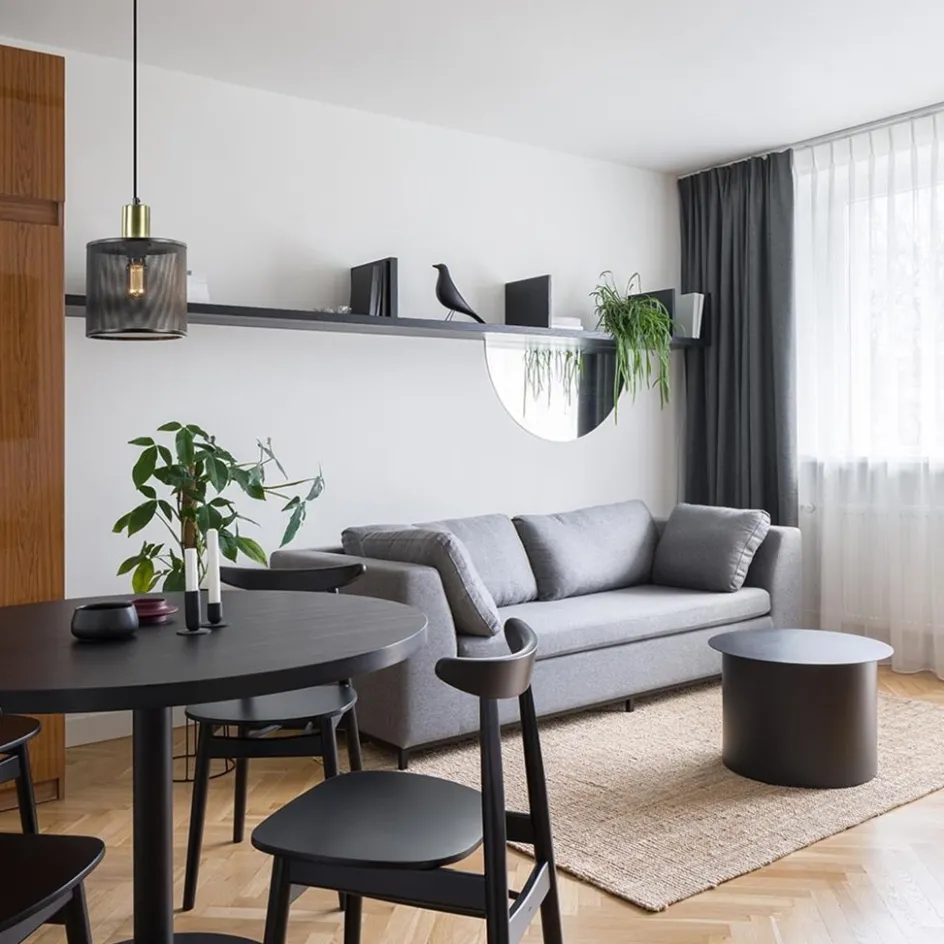 Hanglamp mat zwarte kap cilinder met goud>Straluma New