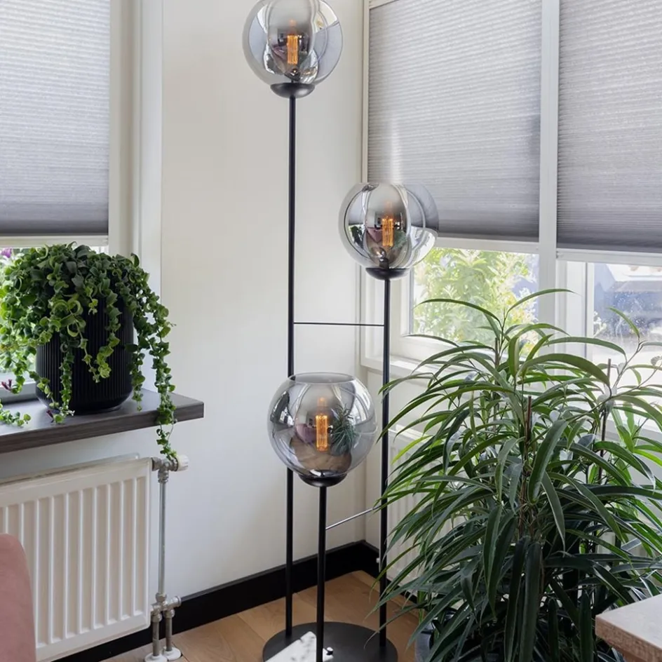 Hotel chique 3-lichts vloerlamp zwart met smoke/titanium glas>Straluma Online