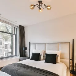 Klassieke plafondlamp 3-lichts met amber glas><noscript><img width=