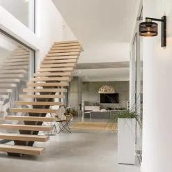 Landelijke wandlamp zwart/goud met ronde kap><noscript><img width=