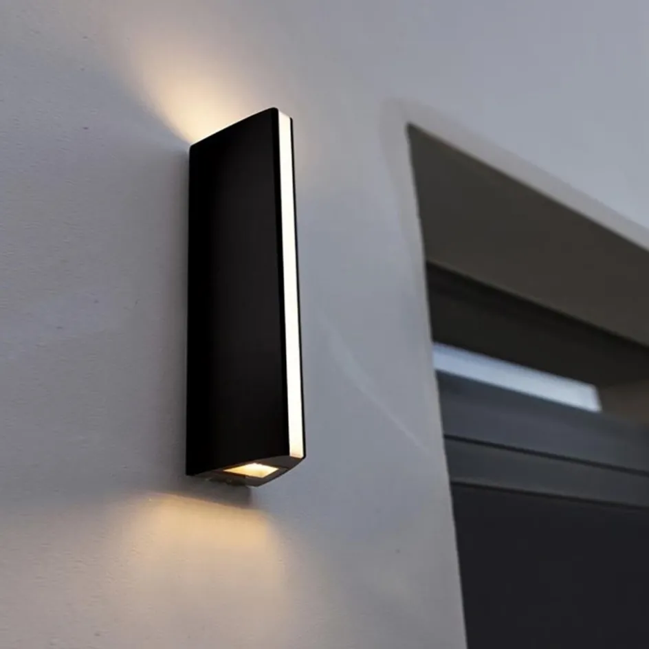 Langwerpige zwarte buitenlamp up+down en front>Straluma Hot