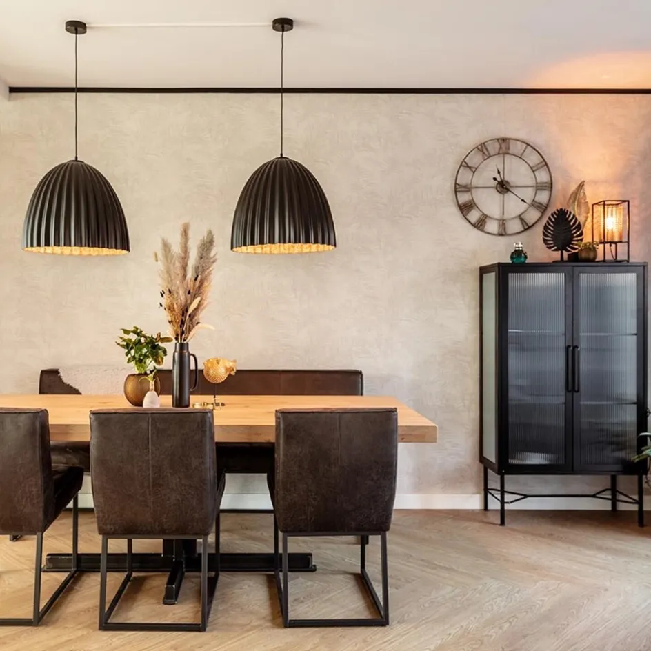 Mat zwarte hanglamp hoge koepel met relief>Straluma Outlet