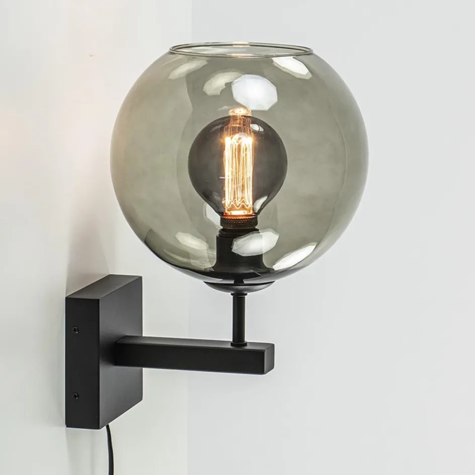 Moderne wandlamp met smoke glazen bol incl. snoer>Straluma