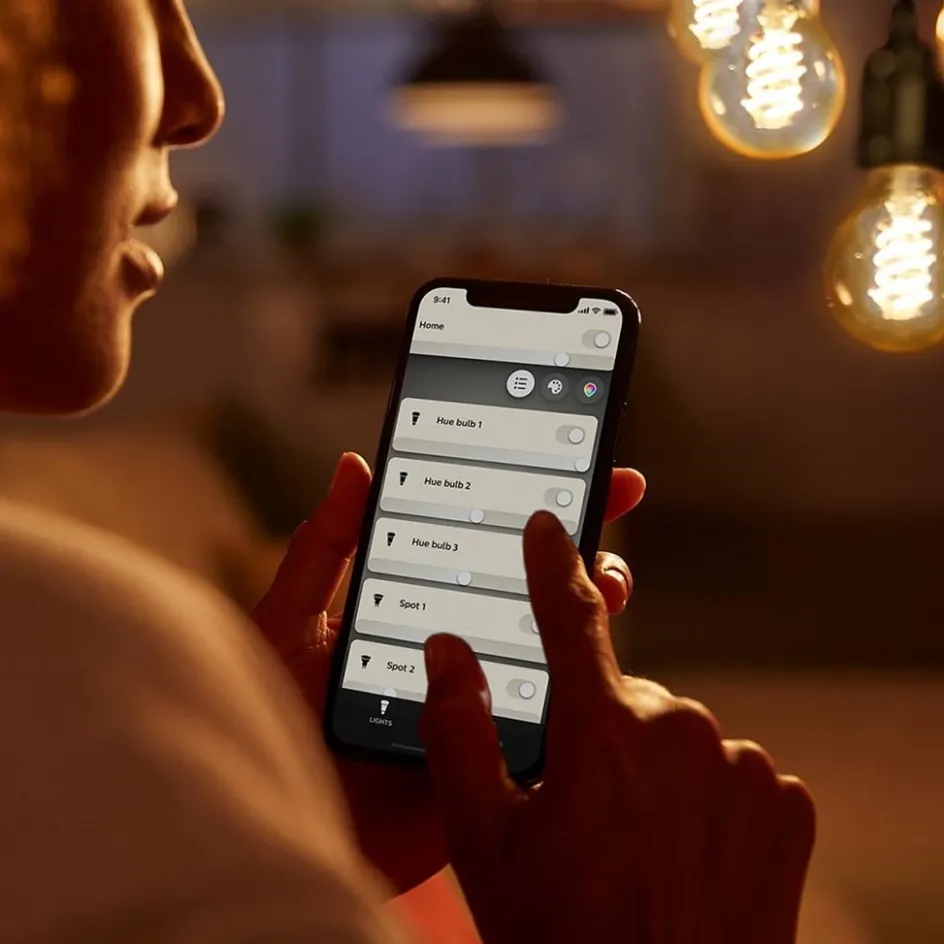 Philips Hue white Bluetooth A60 E27 lamp flame>Straluma