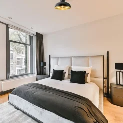 Plafondlamp zwart met gouden binnenkant><noscript><img width=