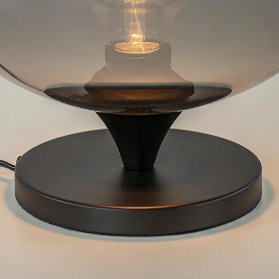 Stijlvolle tafellamp zwart met smoke/titanium glazen bol>Straluma Hot