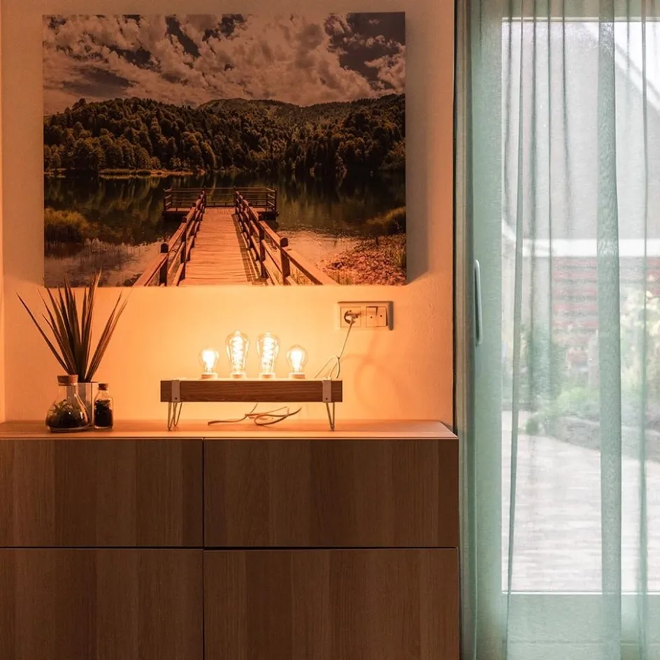 Tafellamp houten balk met witte pootjes 4-lichts exclusief lichtbron>Straluma Discount