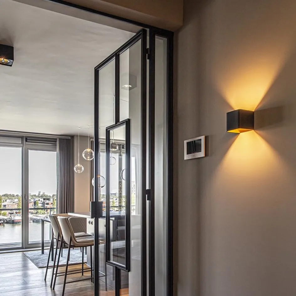 Wandlamp Stretto kubus zwart/goud>Straluma